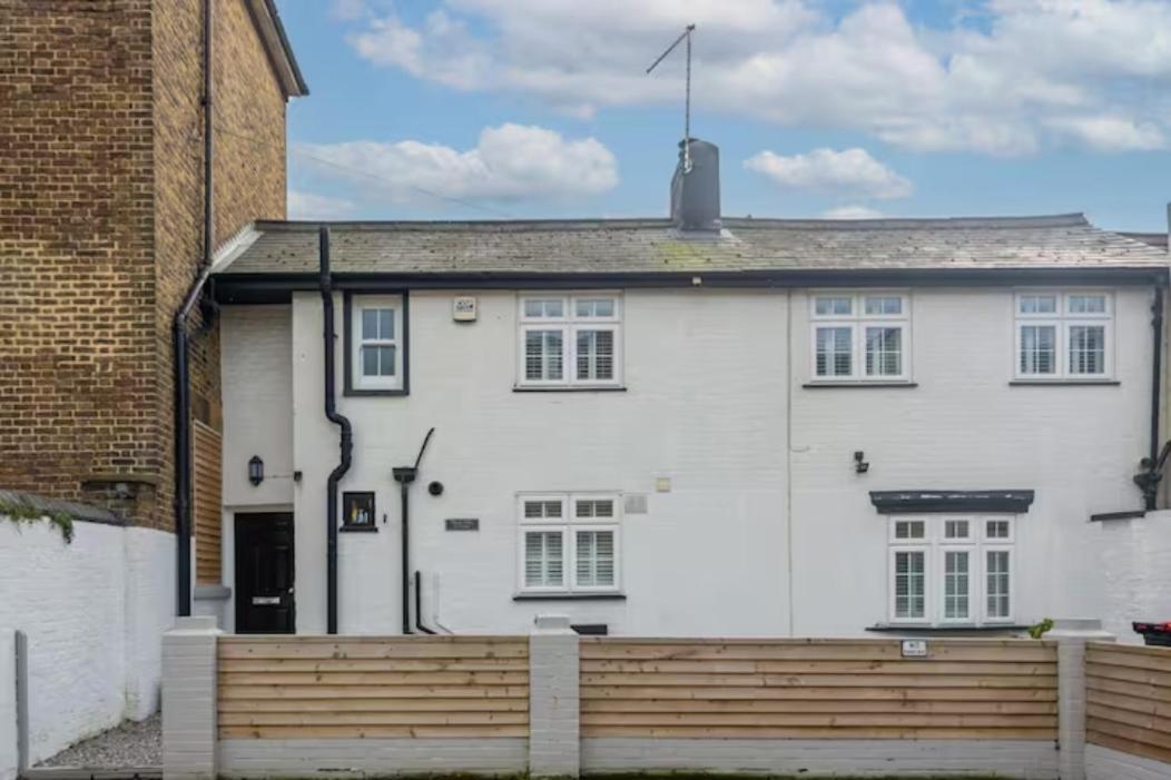 Two Bedroom Private Cottage With Private Parking Just By The Sea Herne Bay Exterior photo
