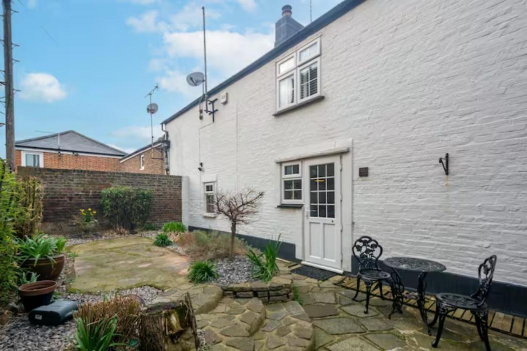 Two Bedroom Private Cottage With Private Parking Just By The Sea Herne Bay Exterior photo